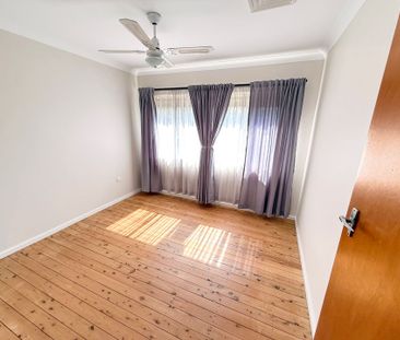 MODERN HOME WITH LOADS OF SPACE AND STORAGE - Photo 4