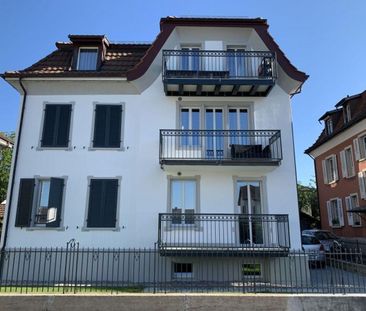 Charming 2.5 room apartment in a stylish town villa - Photo 2