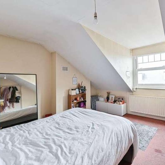 Huron Road, Heaver Estate, SW17 - Photo 1