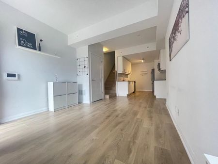 For Lease - 1060 Portage Parkway Unit# Th 60, Vaughan, Ontario - Photo 2