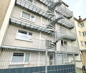 CITYHOUSE: Über den Dächern von Köln-Kalk! Moderne Dachgeschosswohnung mit Cabrio-Balkon! - Photo 1