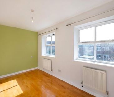 2 bedroom end of terrace house to rent - Photo 2