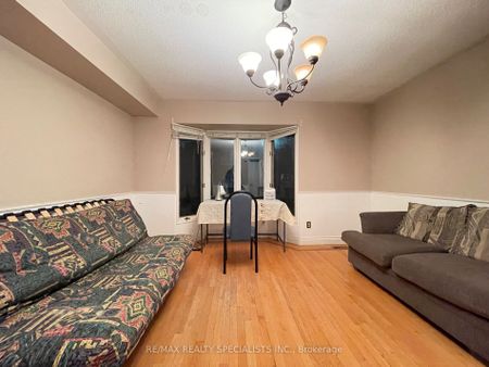 Semi-Detached Home For Lease | W8094796 - Photo 2