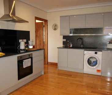 2 bedroom semi-detached house to rent - Photo 5