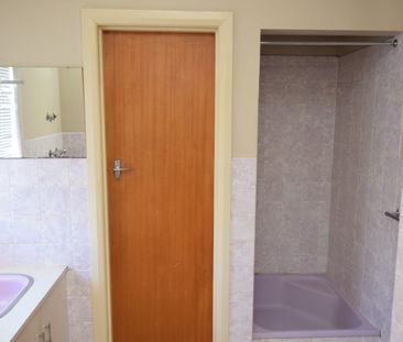 Easy Living - Photo 3