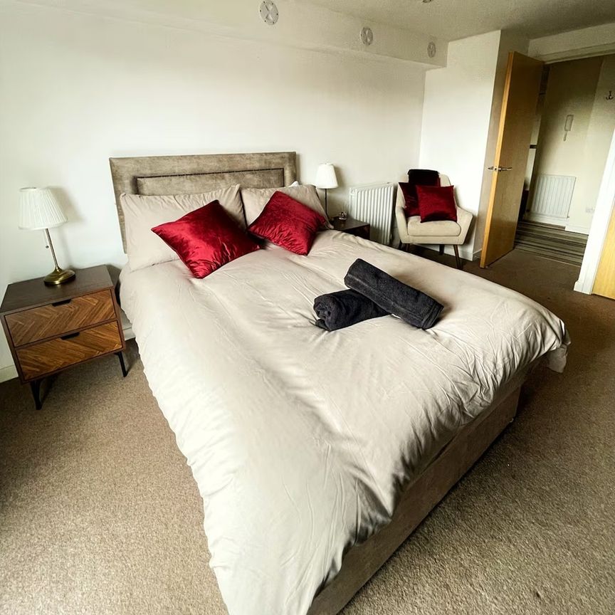 2 Bed Flat, Argyle Street, G3 - Photo 1