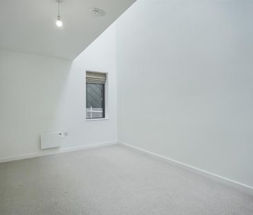 4 bedroom end of terrace house to rent - Photo 5