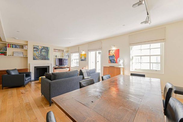 4 bedroom mews to rent - Photo 1