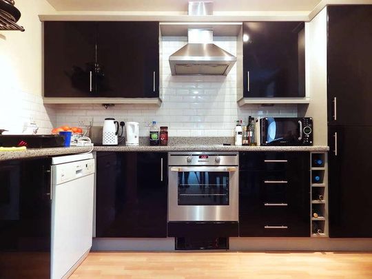 Vistula Crescent, Swindon, Wiltshire, SN25 - Photo 1