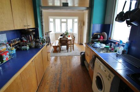 2 bedroom flat to rent - Photo 4