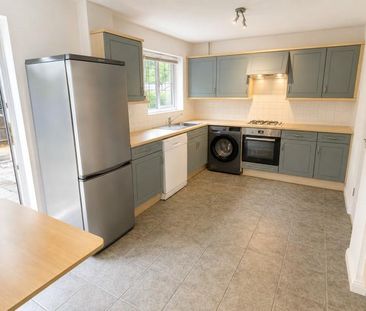 3 bedroom semi-detached house to rent - Photo 5