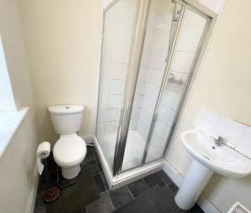 4 bedroom terraced house to rent - Photo 6