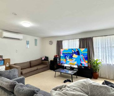 Traditional Family Home on Enormous Section - Photo 4