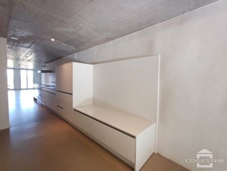 Appartement traversant avec une belle luminosité, centre ville! - Photo 3