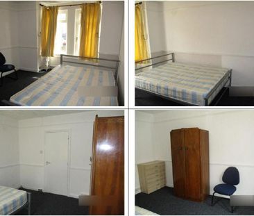 5 bedroom semi-detached house to rent - Photo 3