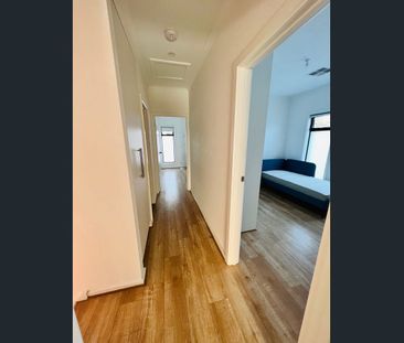 Stylish Fully Furnished 3-Bedroom Townhouse in Prime Campbelltown L... - Photo 5