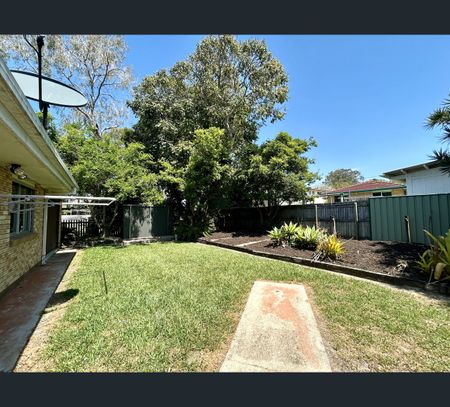 90 Taylor Avenue, Golden Beach, Qld 4551 - Photo 4