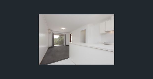 Neatly Presented Unit in Prime Location - Photo 1
