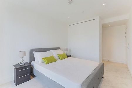 Modern 3 bedroom apartment to rent in Wiverton Tower, Aldgate E1 - Photo 4