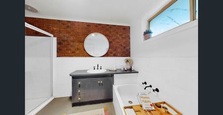 Effortless Living with Modern Appeal - Photo 4