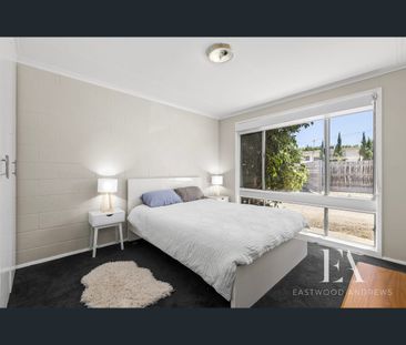4/18a Roslyn Road, Belmont, Vic 3216 - Photo 4