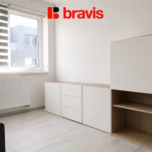 Pronájem bytu 2+kk, Modřice, ul. Bobravská, zahrada, parkovací stání, zařízený - Photo 1