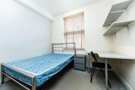 Burchett Grove, Woodhouse, Leeds - Photo 4