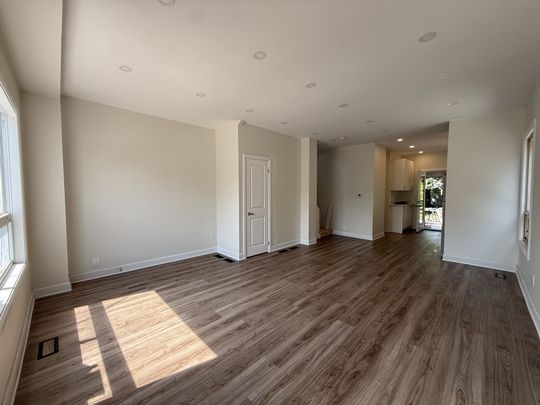 For Lease - 13 Highland Avenue, Hamilton, Ontario - Photo 1