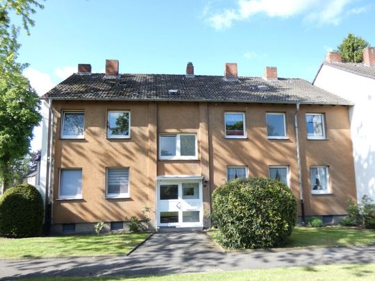Ideale Erdgeschoss-Wohnung mit Balkon in sehr ruhiger Lage - Photo 1