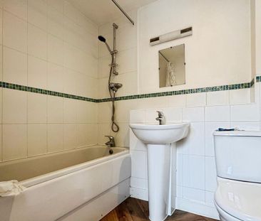 1 bedroom coach house to rent - Photo 6