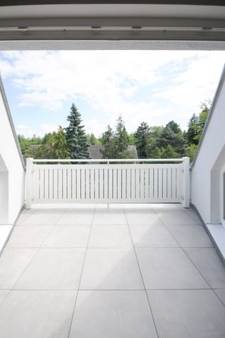 MODERNES DACHGESCHOß-LOFT MIT TERRASSE UND GEMEINSCHAFTSGARTEN IN ST. PÖLTEN - Photo 5