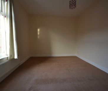 3 bed House - Terraced for Rent - Photo 2