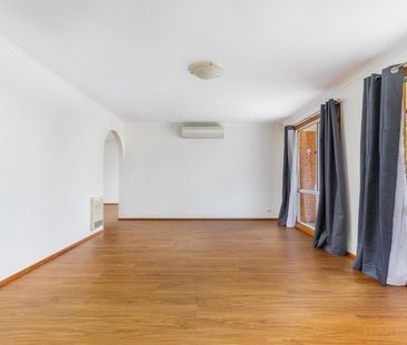 130 Julia Flynn Avenue, Isaacs ACT 2607 - House For Rent | Domain - Photo 4