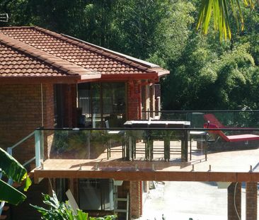 Four bedroom home with amazing views. Includes water, electricity &... - Photo 6