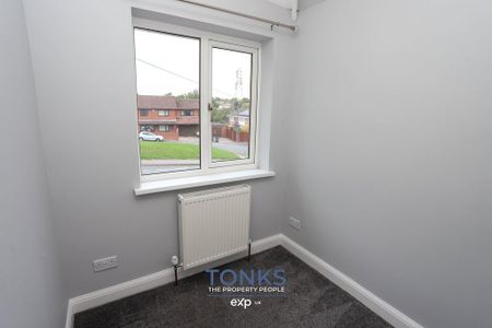 3 bedroom semi-detached house to rent - Photo 2