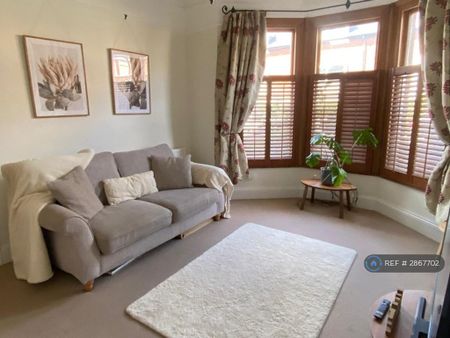 2 bedroom maisonette to rent - Photo 2