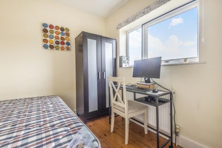 2 bedroom semi-detached house to rent - Photo 4