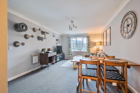 2 bedroom flat to rent - Photo 2