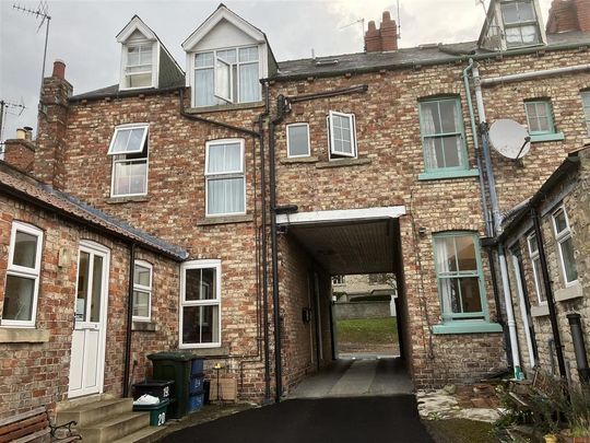2 bedroom semi-detached house to rent - Photo 1