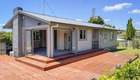 Cozy Home in Beach Haven - Photo 3