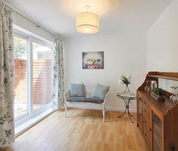 4 bedroom semi-detached house to rent - Photo 1