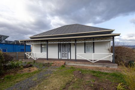 Characteristic 2 Bedroom Cottage - Photo 3