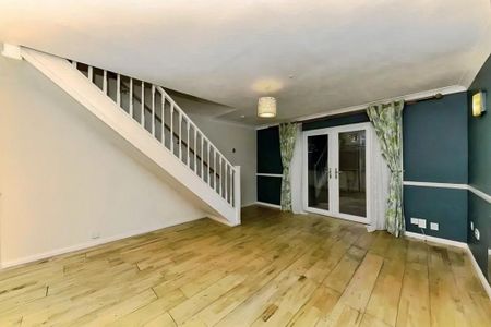 2 bedroom end of terrace house to rent - Photo 2