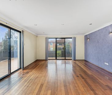 Stylish Living in Prime Hurstville Location - Photo 2