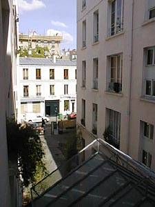 Logement à Paris, Location meublée - Photo 2