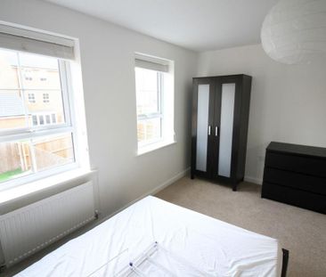 4 bedroom terraced house to rent - Photo 2