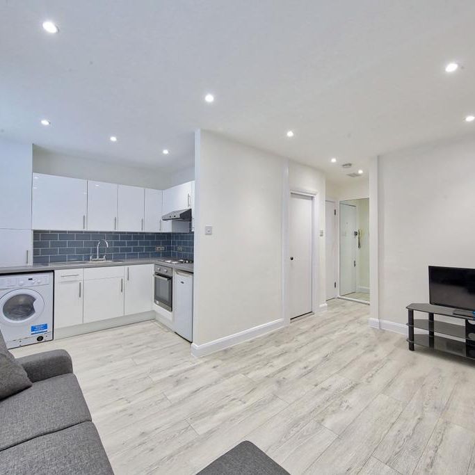 1 bedroom flat to rent - Photo 1