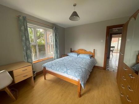 STUDENT LET 2026-27, 13 Lissadell Grove, Portstewart, BT55 7FB - Photo 3