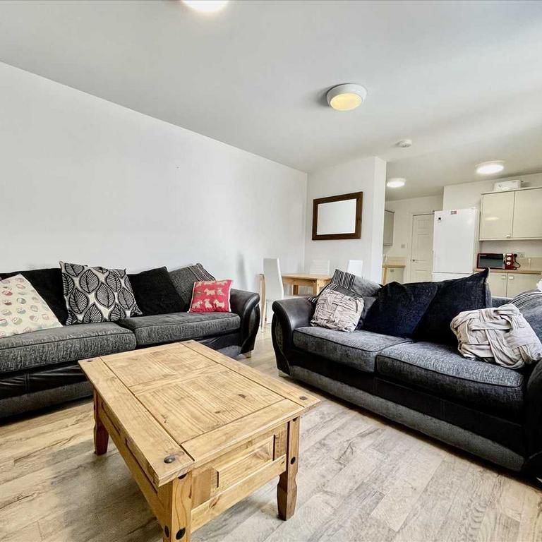 6 bedroom house share to rent - Photo 1