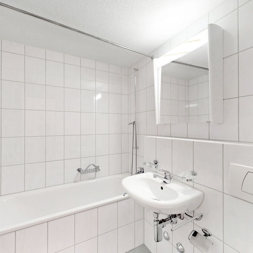 Enjoy the benefits of this central living location! - Photo 1